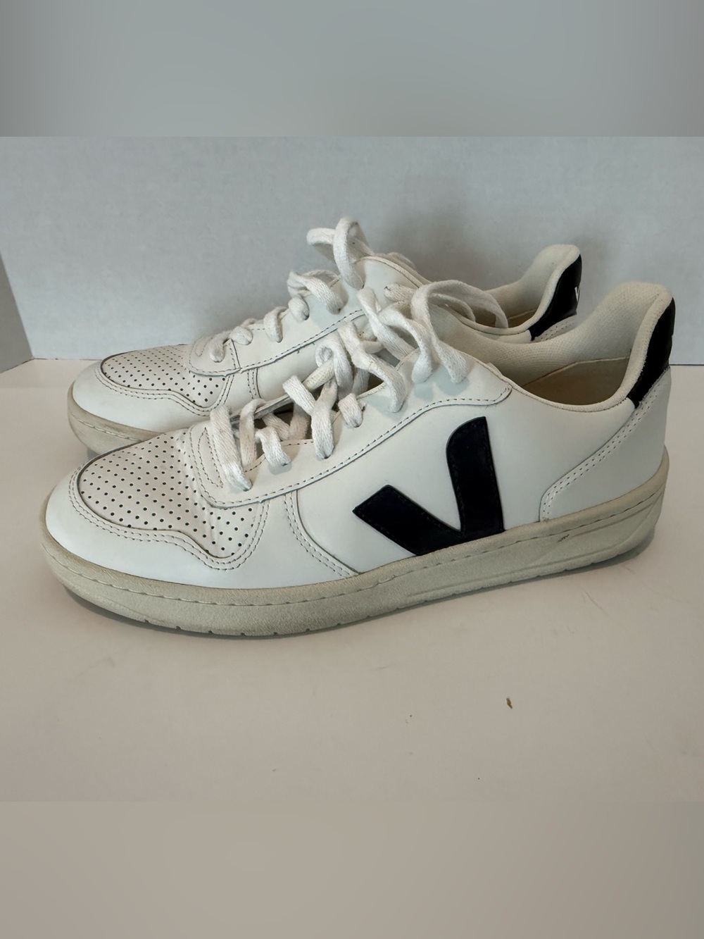 Veja V-10 LEATHER WHITE BLACK sneaker SZ 10